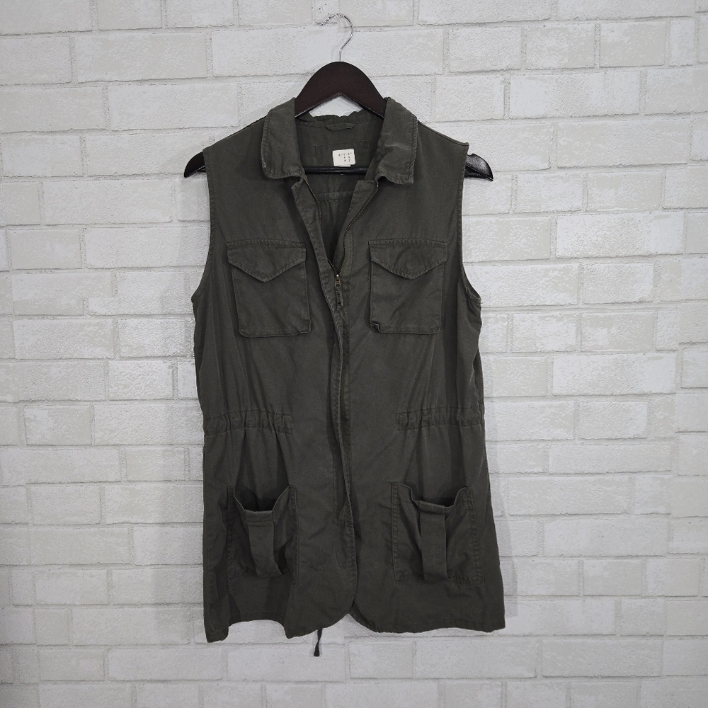 a‎ new day utility vest